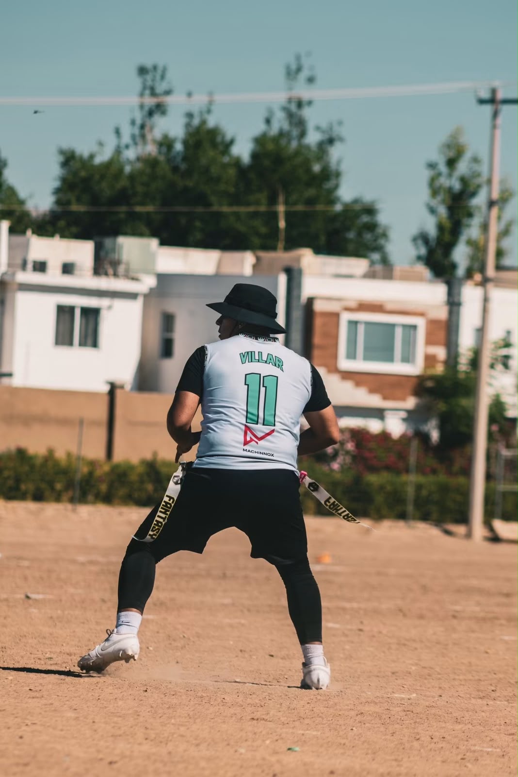 Jugador Grizzlies con el logo de MachinnoX en el jersey